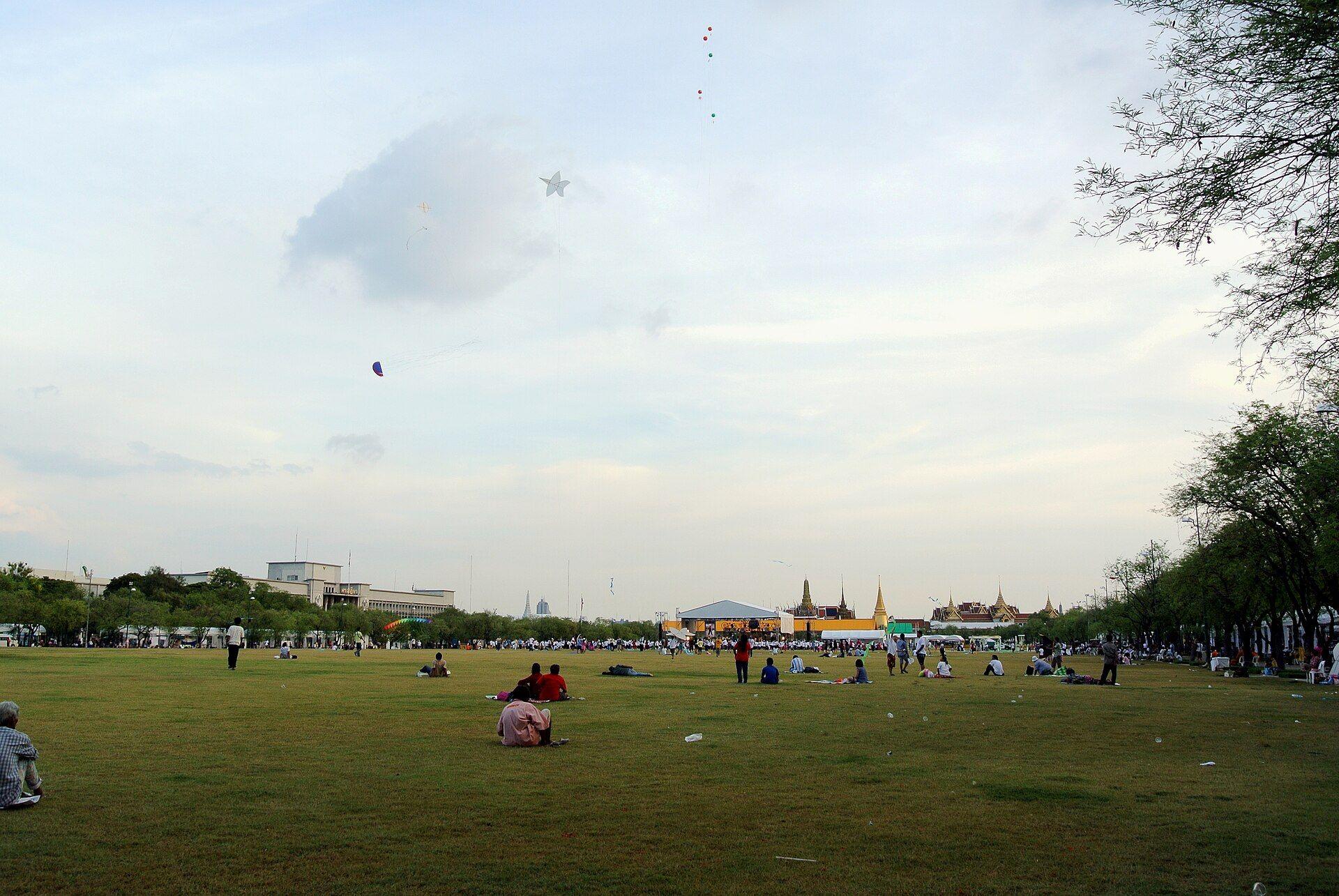 สนามหลวง